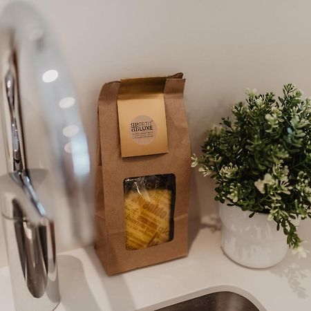 Petit Luxe Volta Apartaments テラサ エクステリア 写真