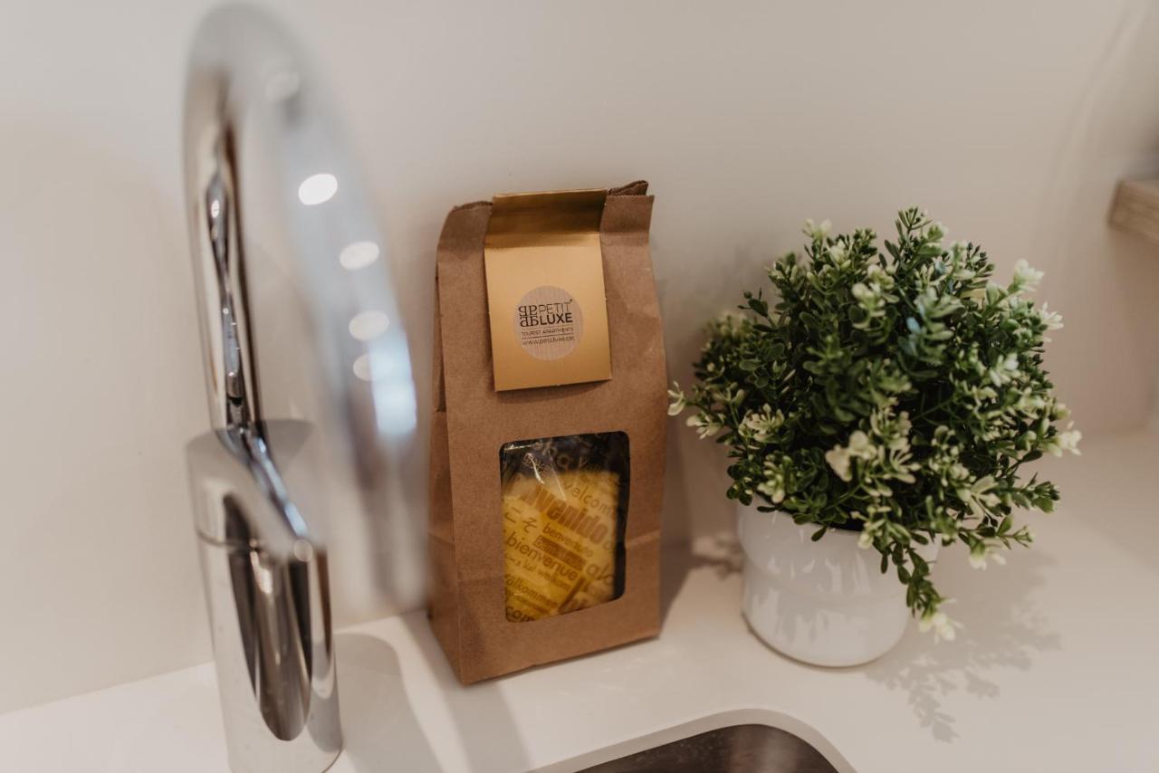 Petit Luxe Volta Apartaments テラサ エクステリア 写真