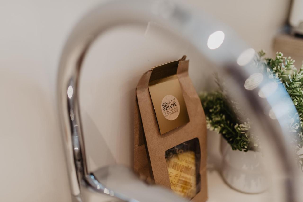 Petit Luxe Volta Apartaments テラサ エクステリア 写真